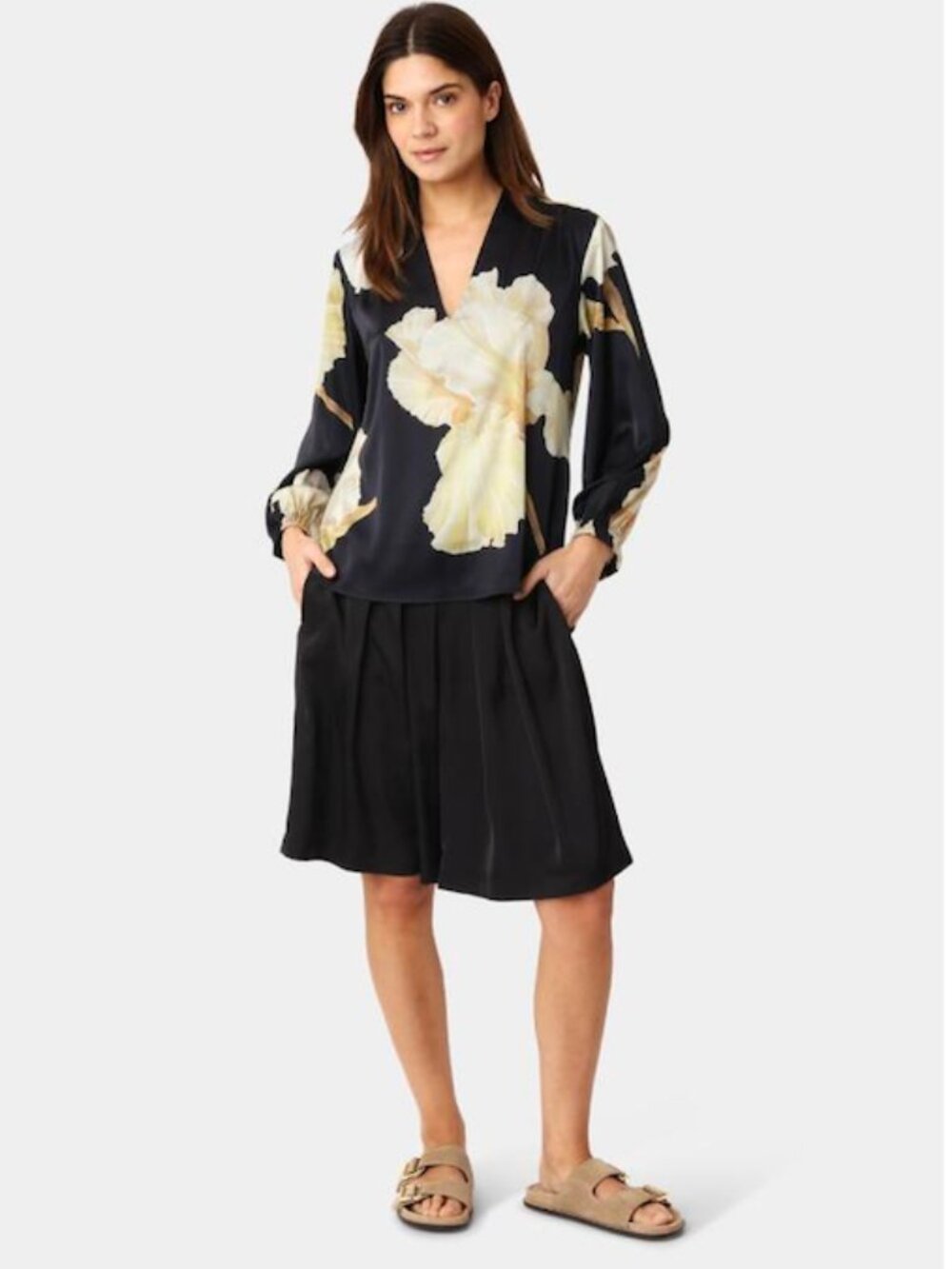 Karmamia Jody V Neck Blouse Black Gold Floral Long Sleeve Size S